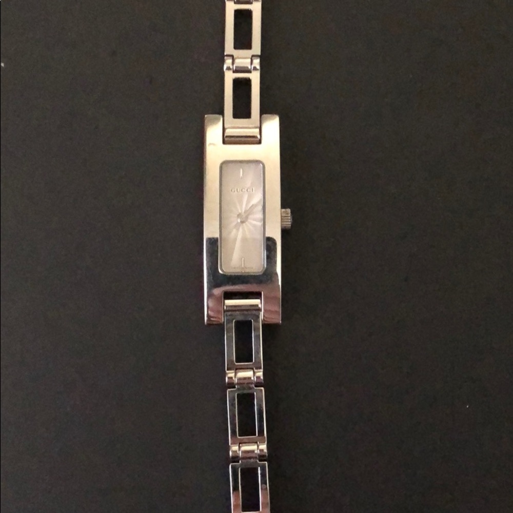 Gucci bracelet watch
